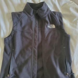 Womens north face vest size sm